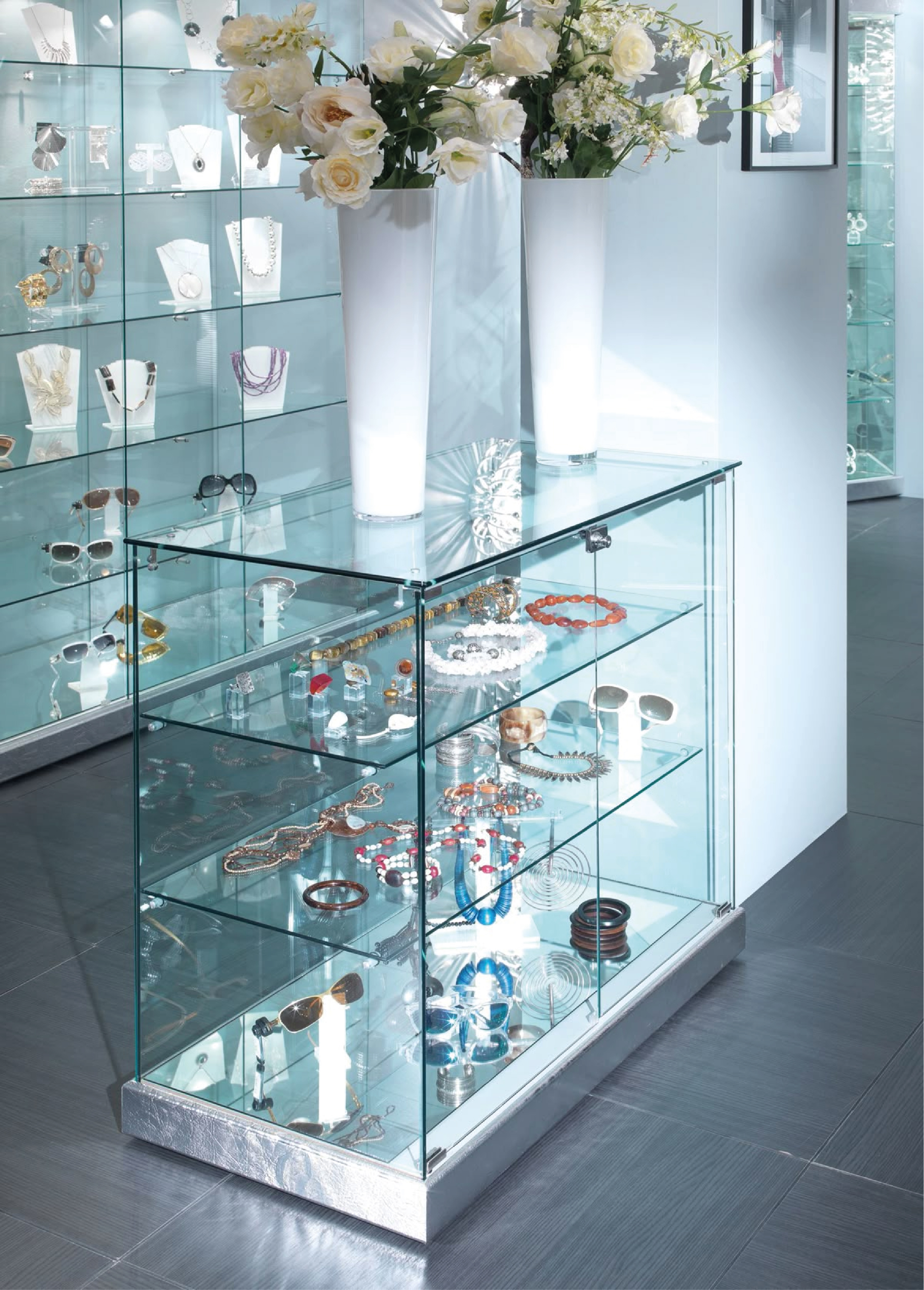 display cabinet s.2