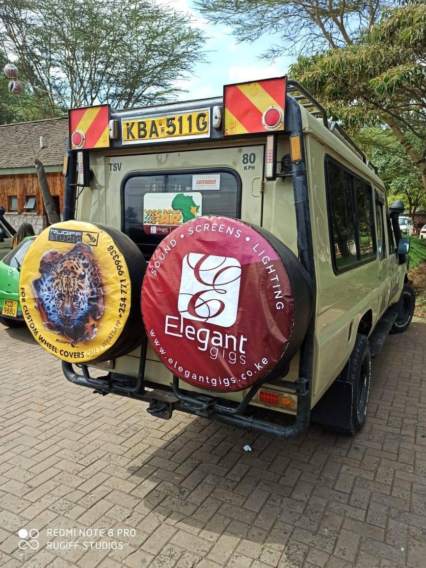 Safaris double wheel cover